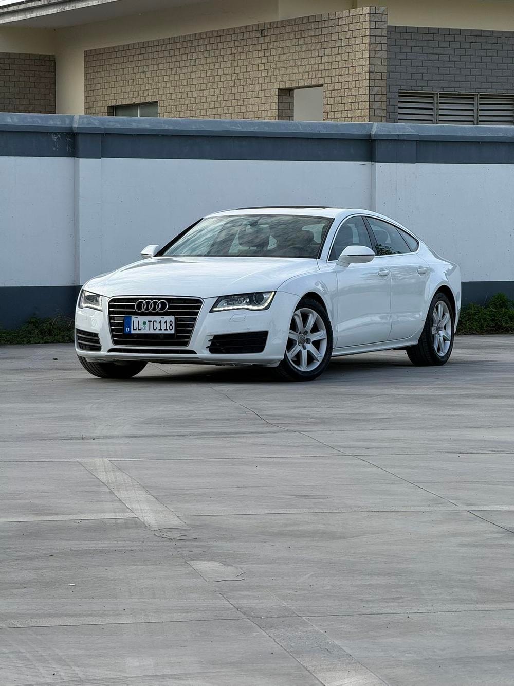 Audi A7 2012 — фото автомобиля 1