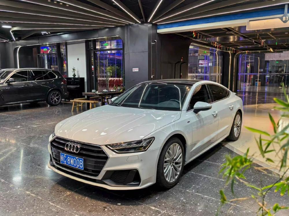 Audi A7 2020 — фото автомобиля
