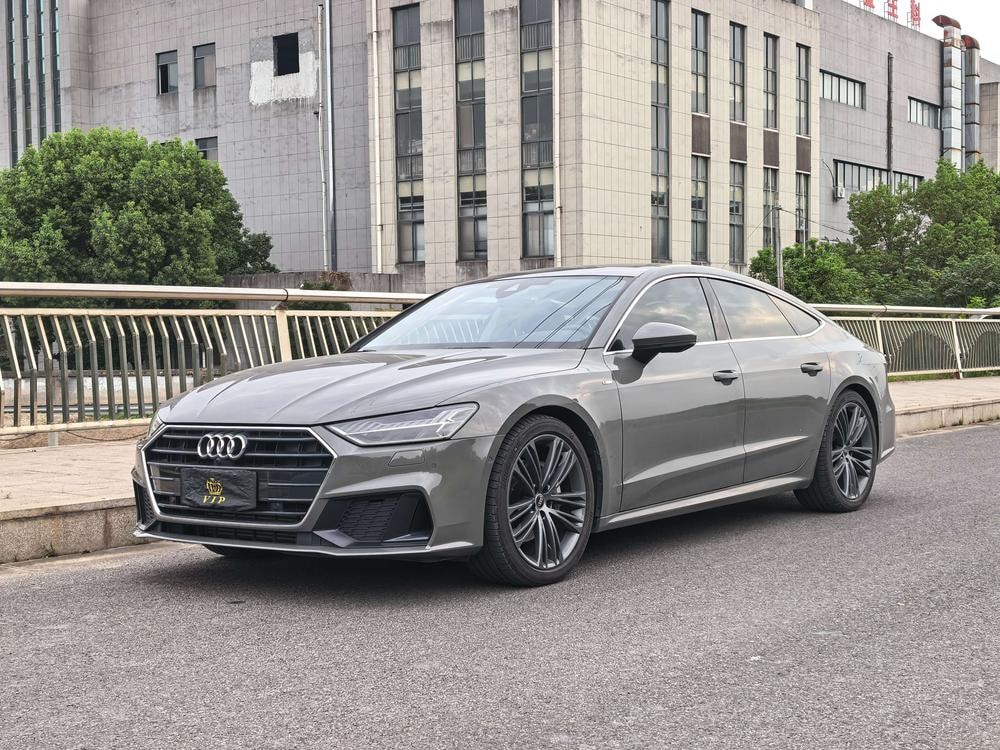 Audi A7 2023 — фото автомобиля