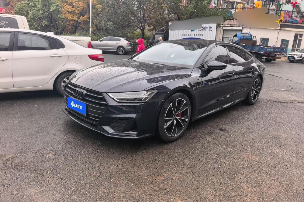 Audi A7 2021 — фото автомобиля