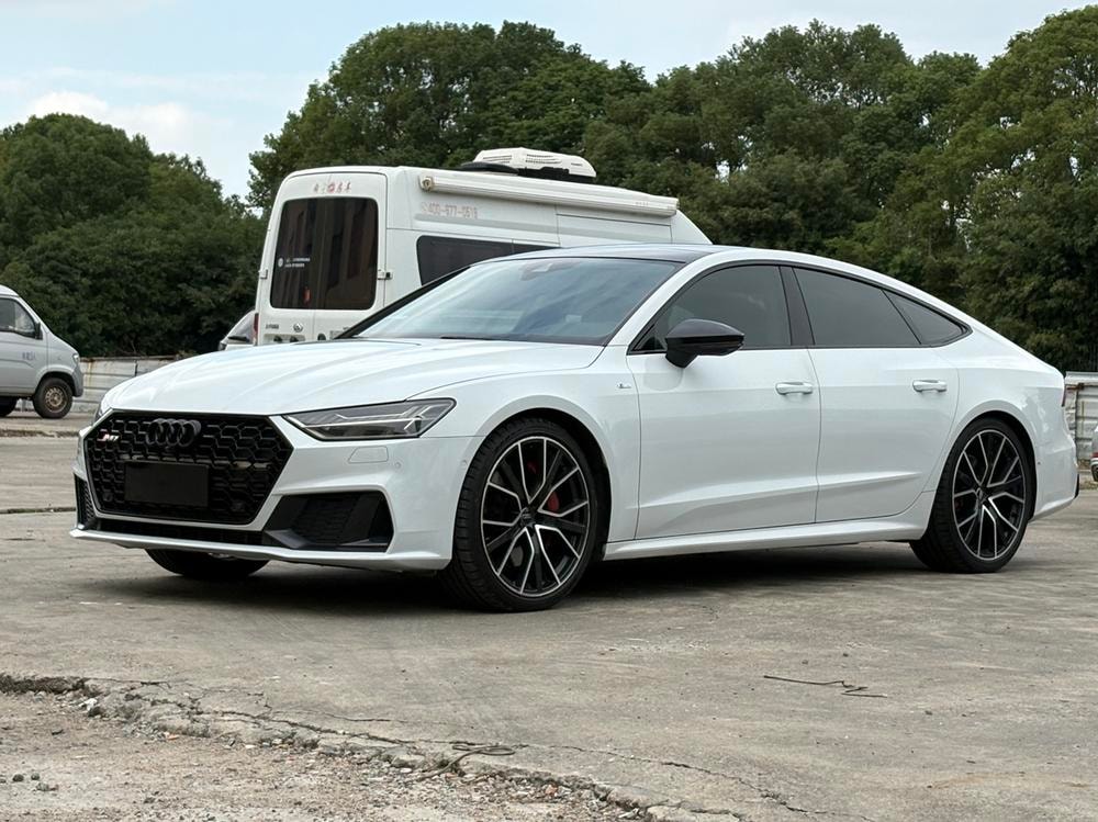 Audi A7 2019 — фото автомобиля