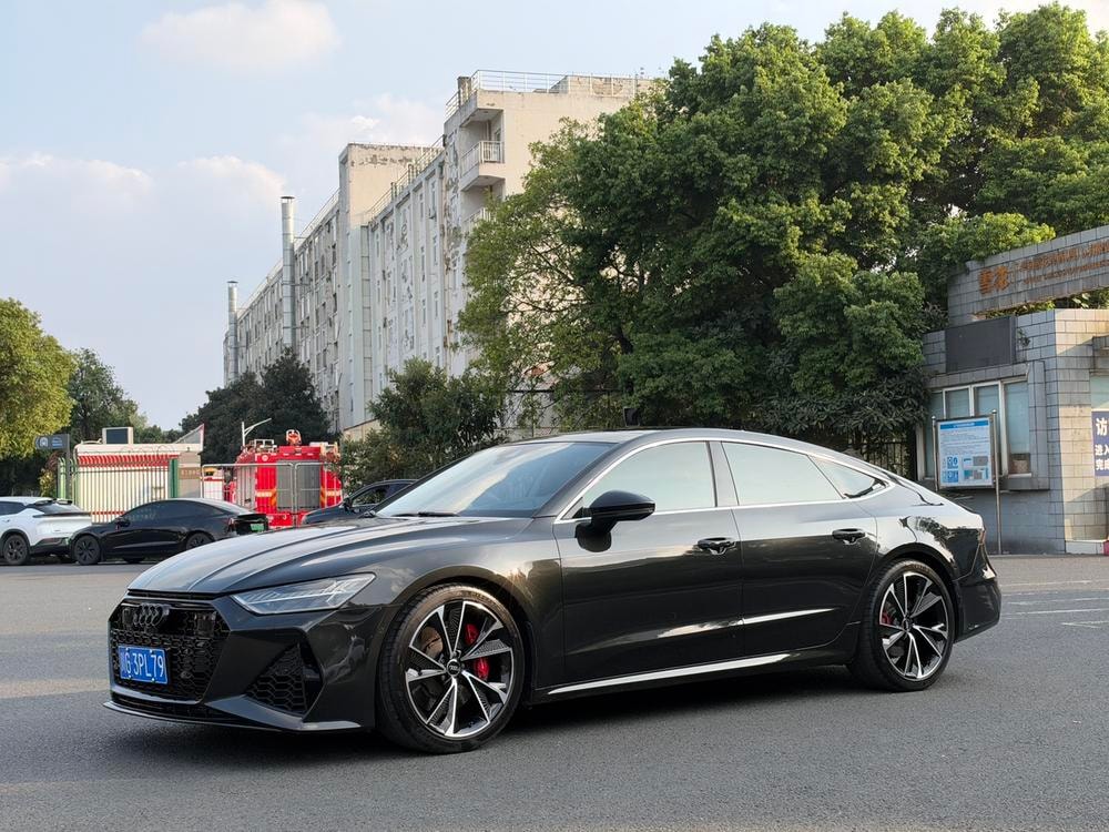 Audi A7 2020 — фото автомобиля
