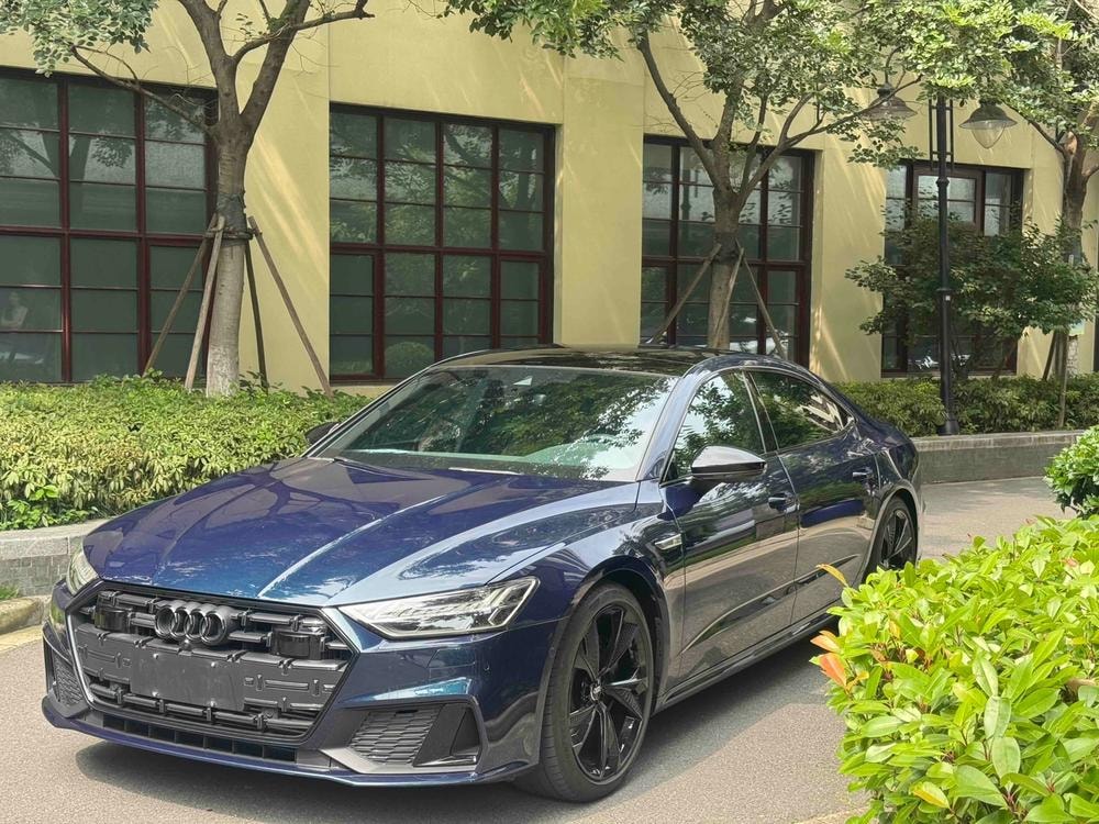 Audi A7L 2022 — фото автомобиля 1