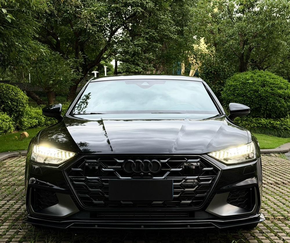 Audi A7L 2024 — фото автомобиля 1
