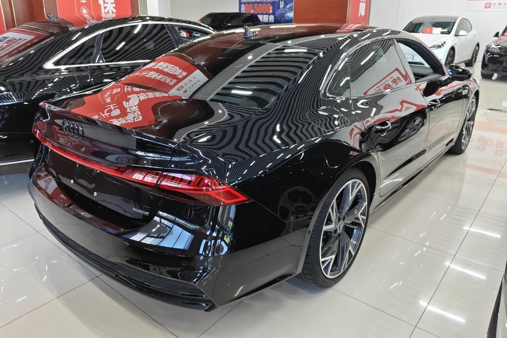 Audi A7L 2024 — фото автомобиля 1