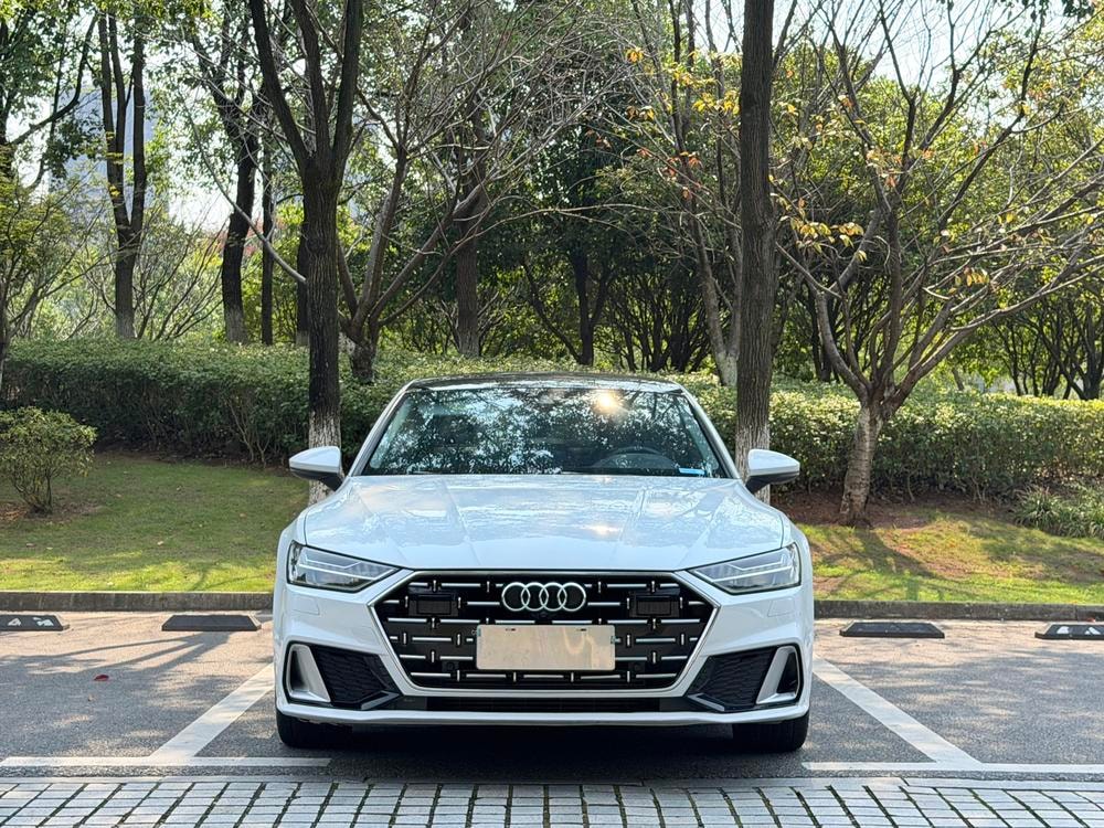 Audi A7L 2024 — фото автомобиля