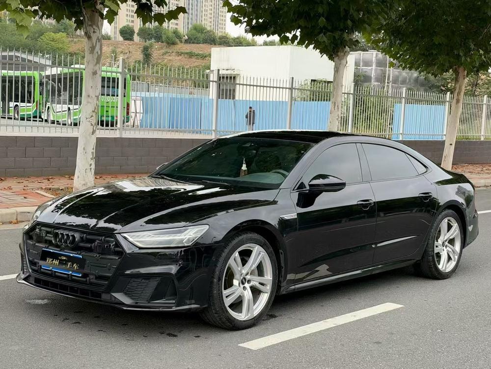 Audi A7L 2022 — фото автомобиля 1