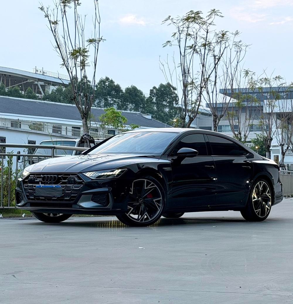 Audi A7L 2024 — фото автомобиля 1