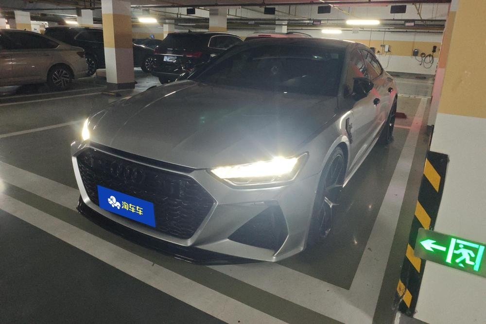 Audi A7L 2022 — фото автомобиля 1