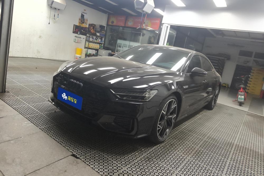 Audi A7L 2022 — фото автомобиля 1