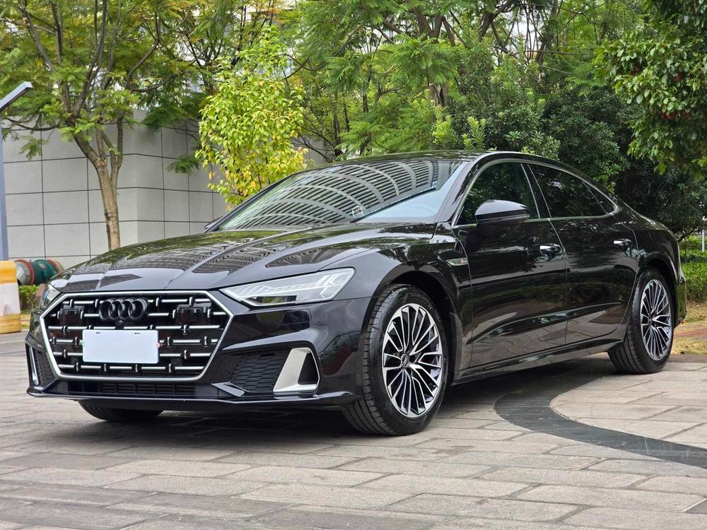 Audi A7L 2024 — фото автомобиля