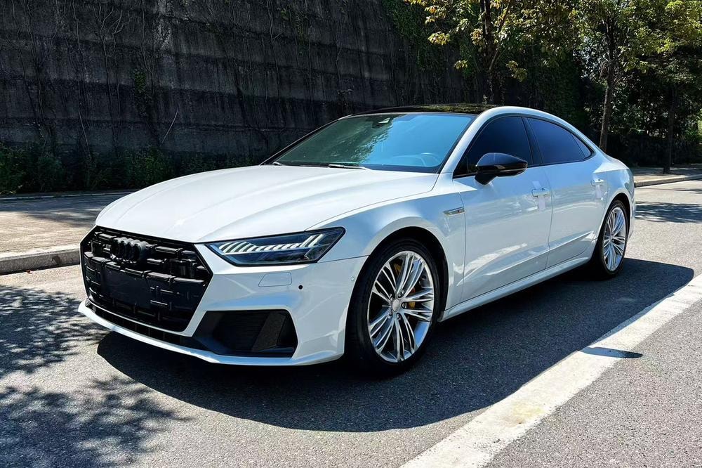 Audi A7L 2022 — фото автомобиля 1