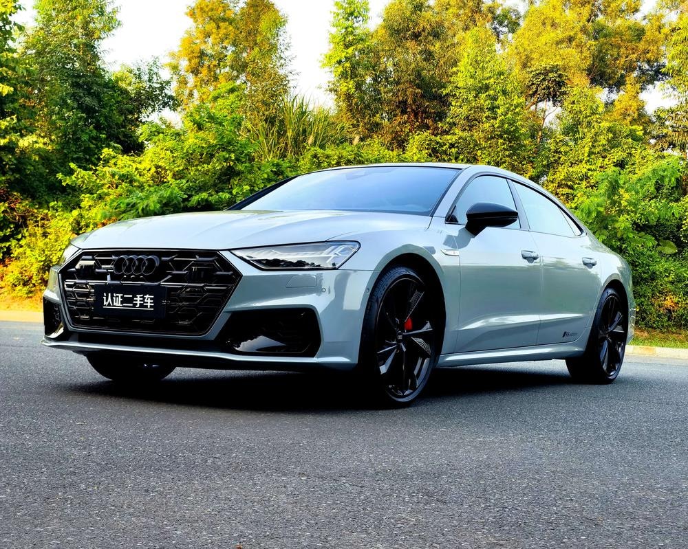 Audi A7L 2024 — фото автомобиля