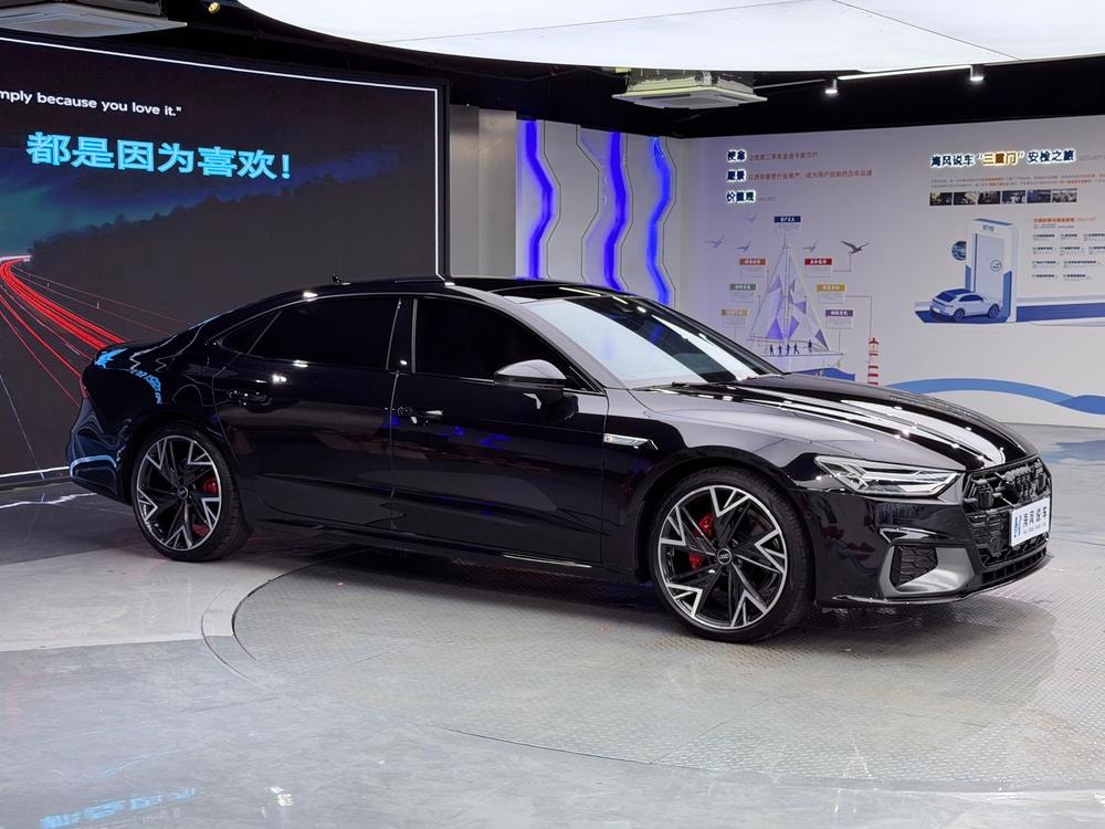 Audi A7L 2024 — фото автомобиля