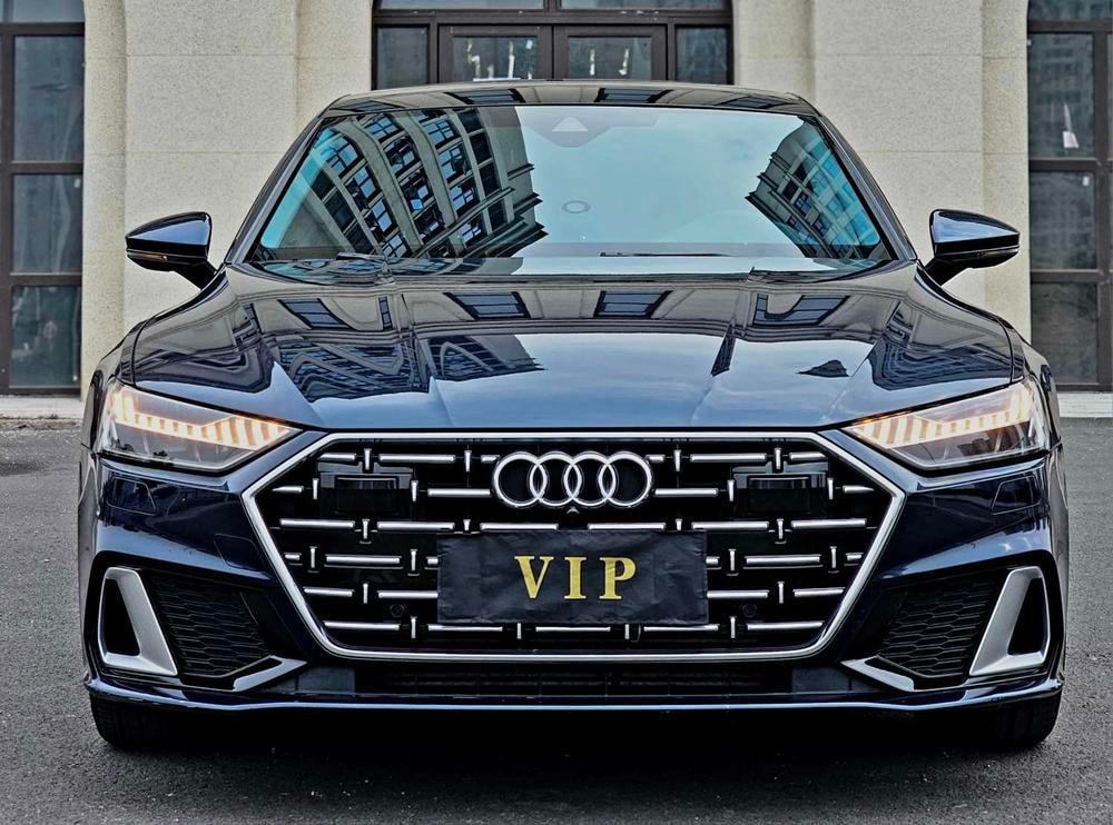Audi A7L 2022 — фото автомобиля