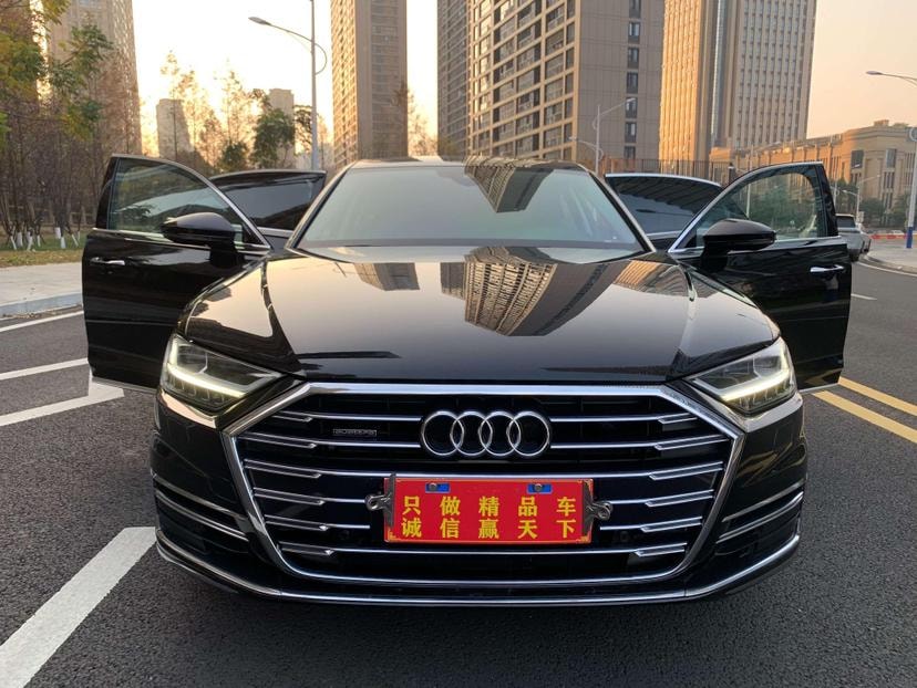 Audi A8 2019 — фото автомобиля
