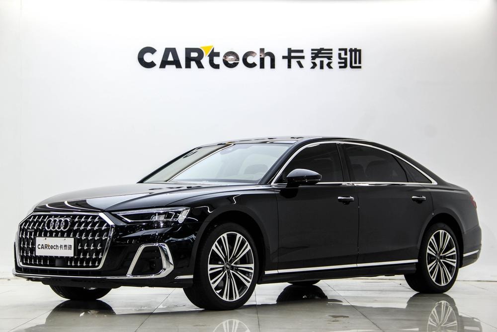 Audi A8 2024 — фото автомобиля