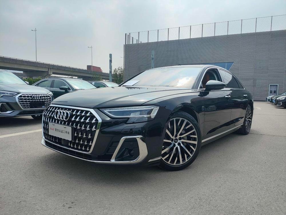 Audi A8 2024 — фото автомобиля