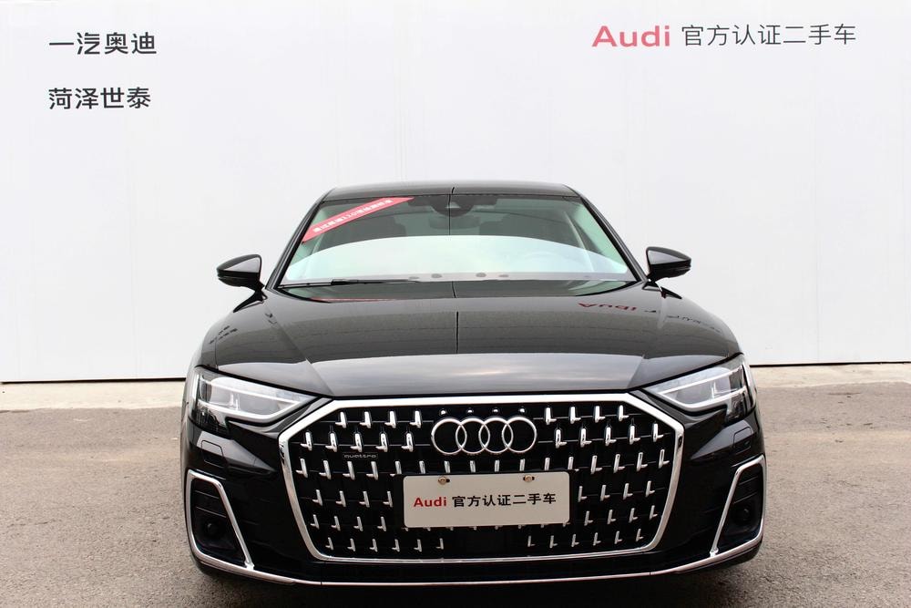 Audi A8 2023 — фото автомобиля