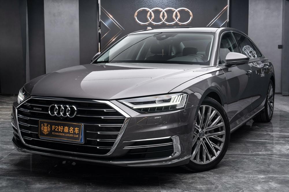 Audi A8 2018 — фото автомобиля 1