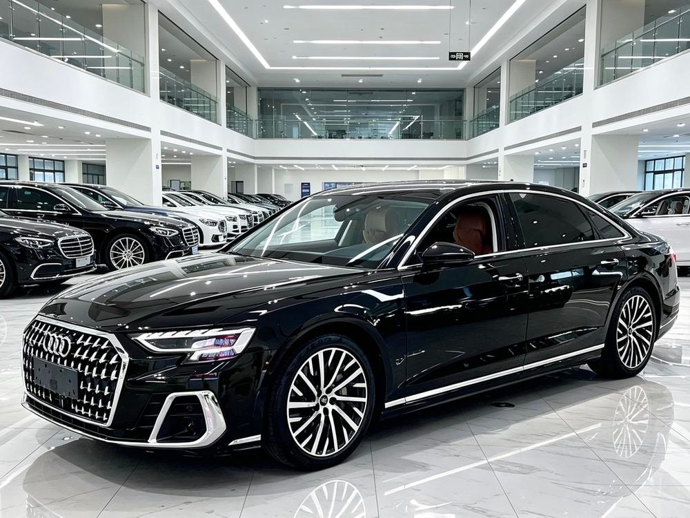 Audi A8 2023 — фото автомобиля