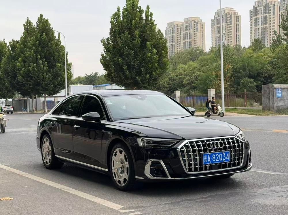 Audi A8 2022 — фото автомобиля