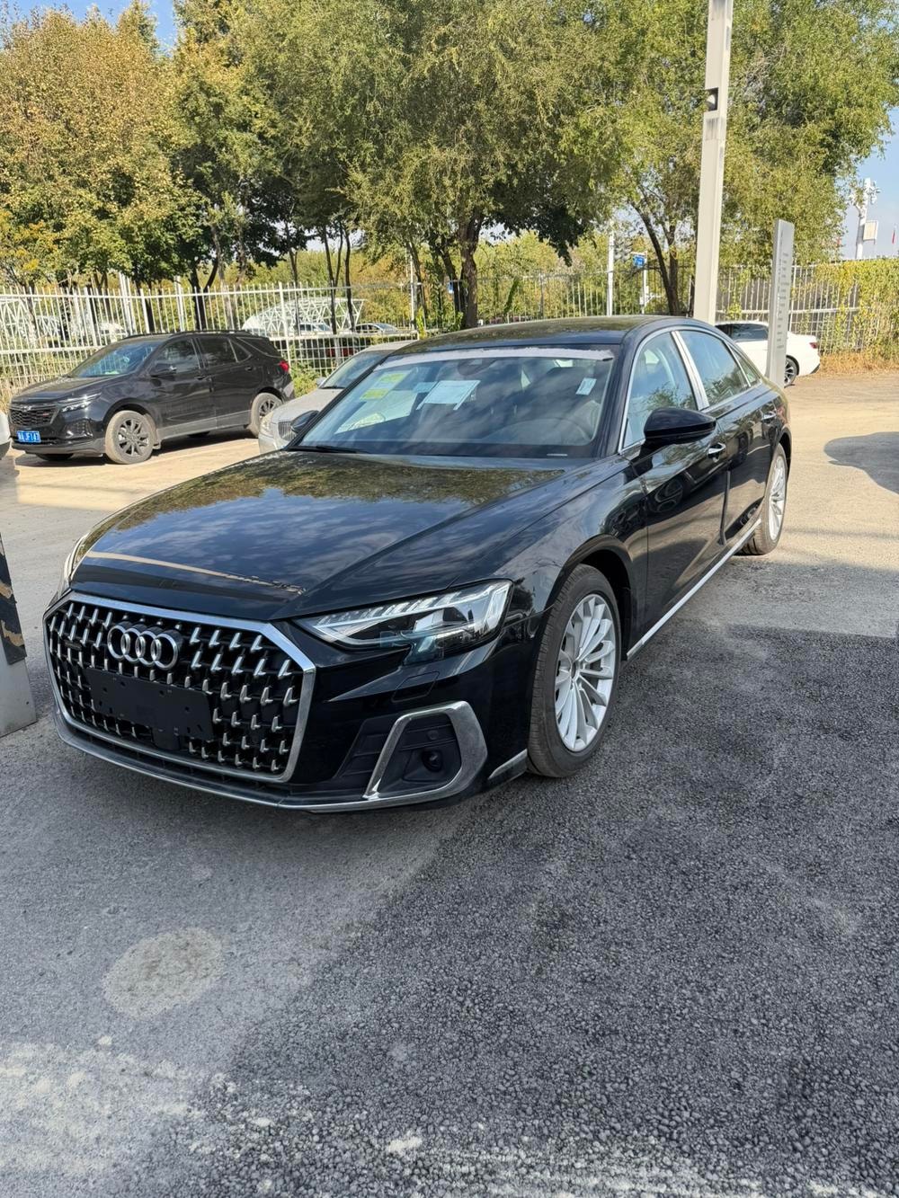 Audi A8 2025 — фото автомобиля