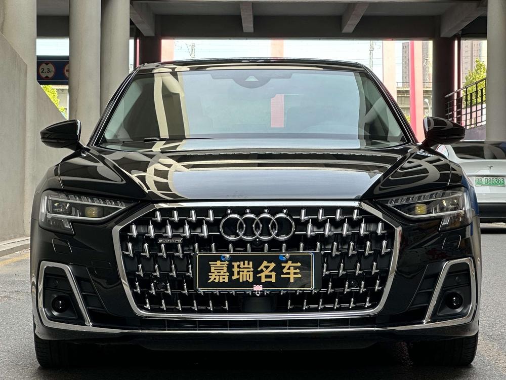 Audi A8 2024 — фото автомобиля