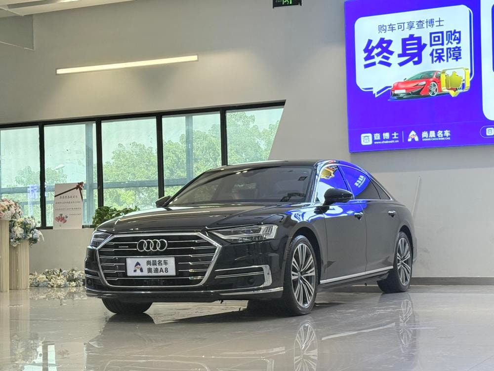 Audi A8 2019 — фото автомобиля