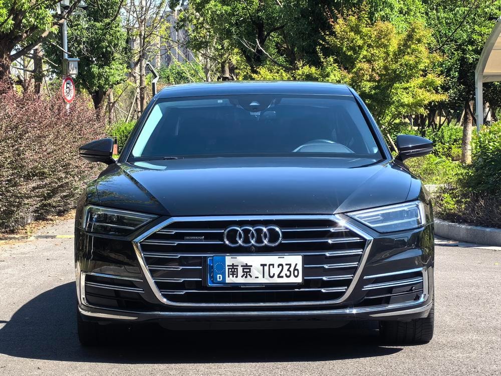Audi A8 2021 — фото автомобиля 1