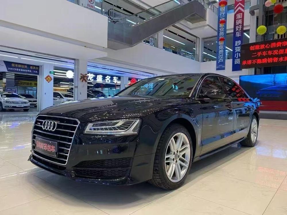 Audi A8 2016 — фото автомобиля 1