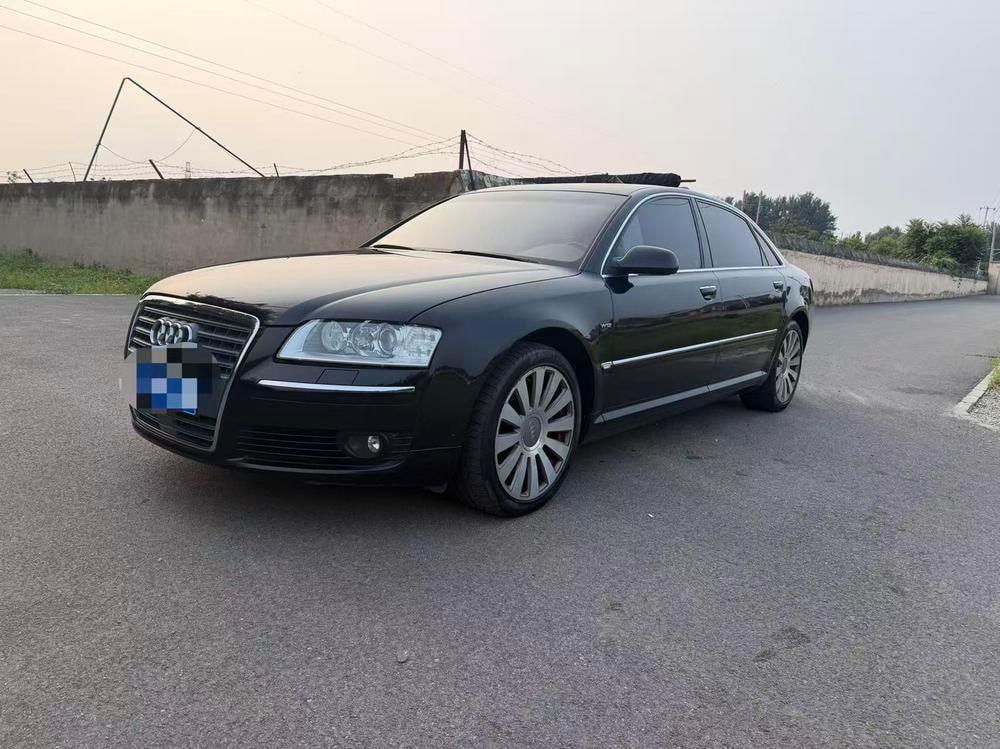 Audi A8 2008 — фото автомобиля 1