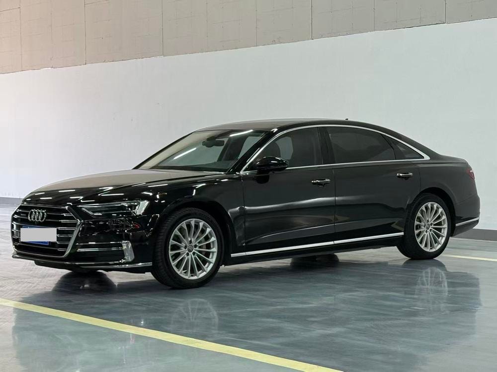 Audi A8 2018 — фото автомобиля 1