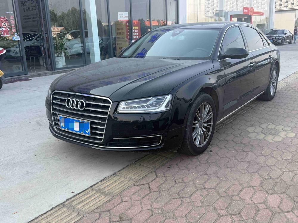 Audi A8 2014 — фото автомобиля 1