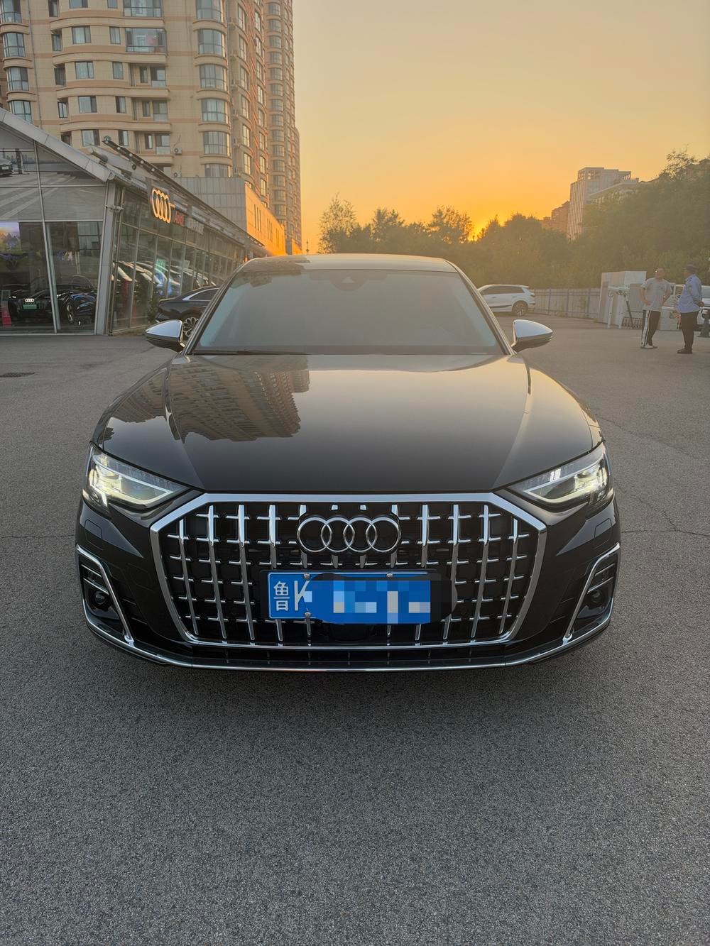 Audi A8 2022 — фото автомобиля 1
