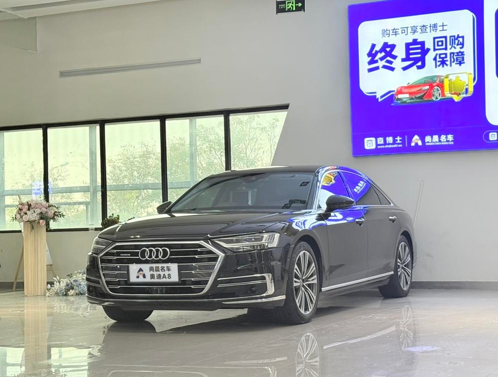 Audi A8 2019 — фото автомобиля 1