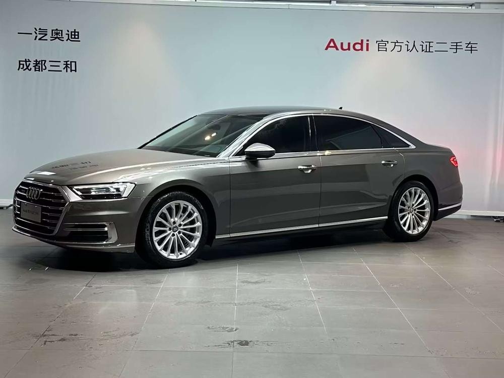 Audi A8 2019 — фото автомобиля