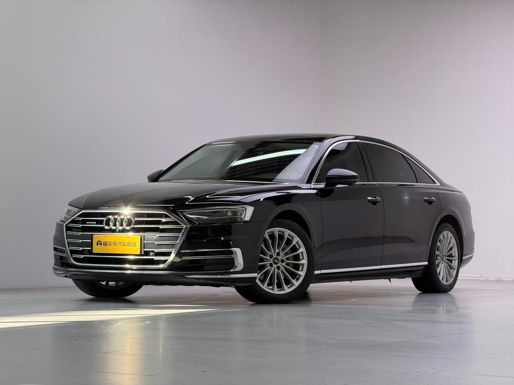 Audi A8 2021 — фото автомобиля