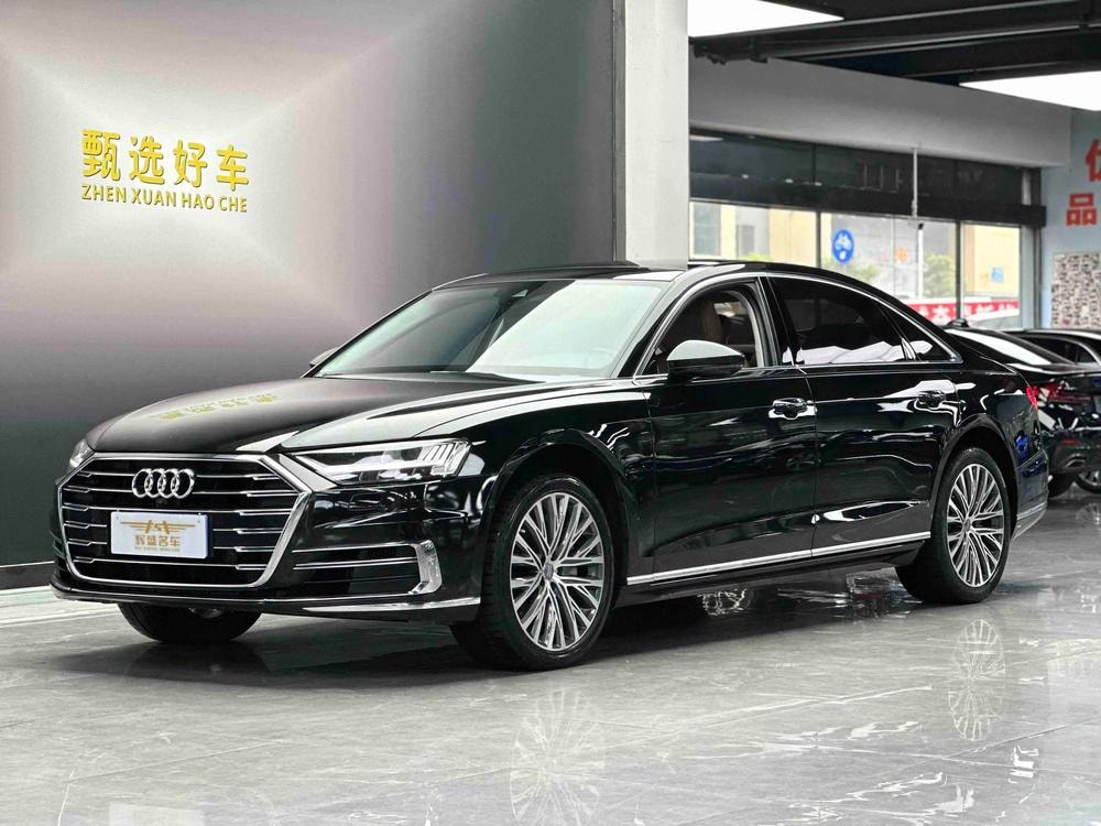 Audi A8 2019 — фото автомобиля