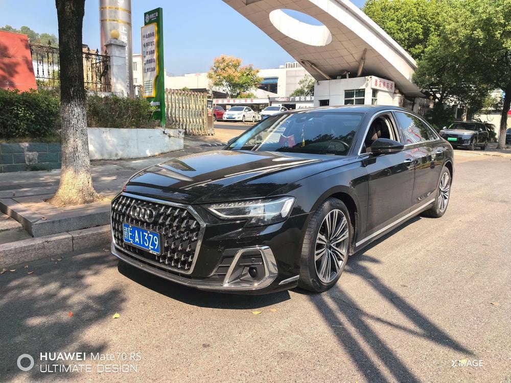 Audi A8 2024 — фото автомобиля
