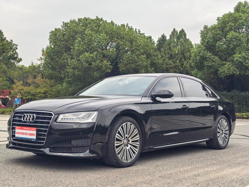 Audi A8 2017 — фото автомобиля