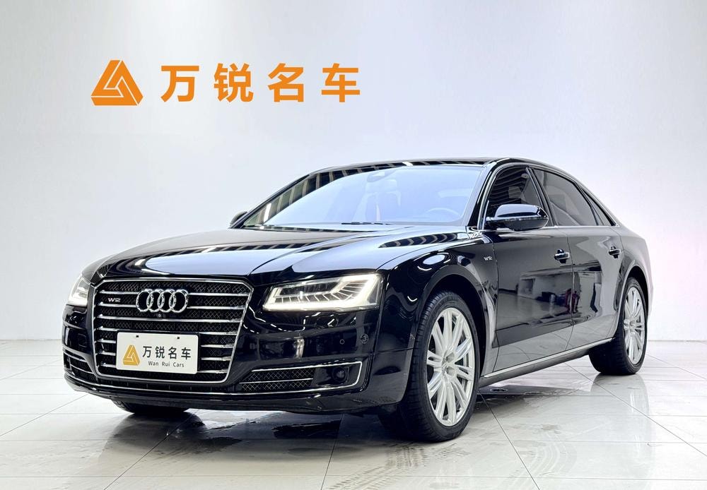 Audi A8 2014 — фото автомобиля