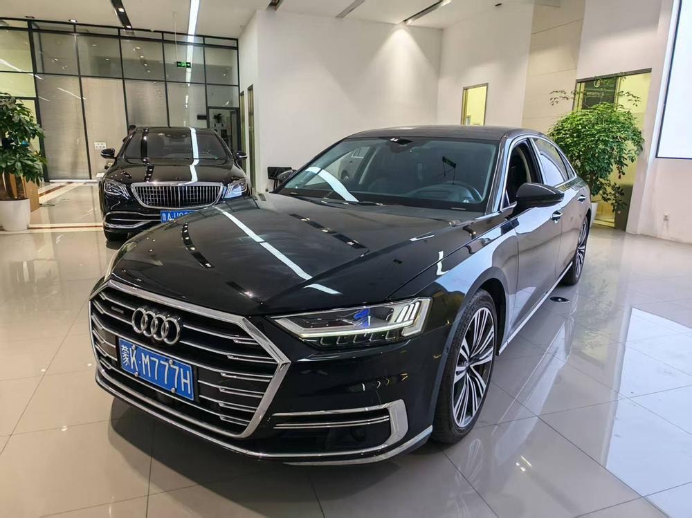 Audi A8 2022 — фото автомобиля