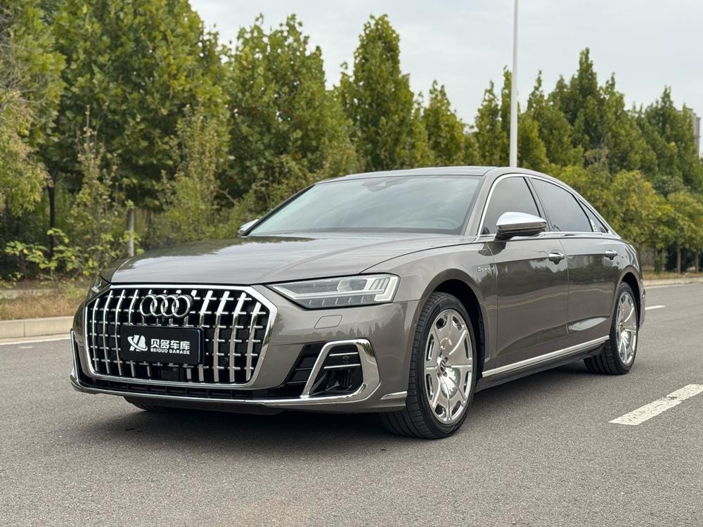 Audi A8 2018 — фото автомобиля