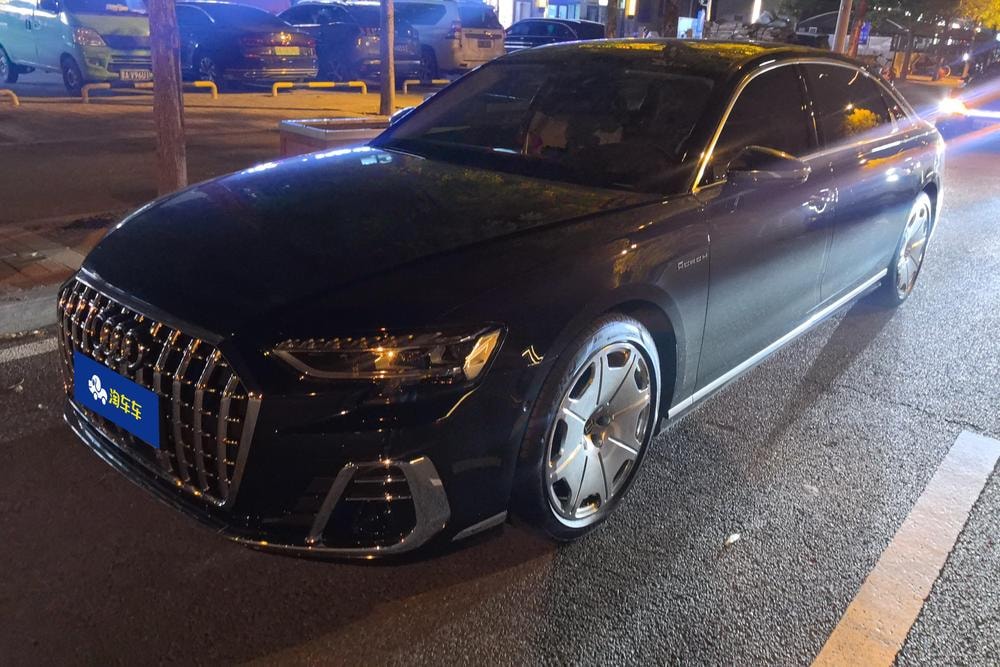 Audi A8 2022 — фото автомобиля