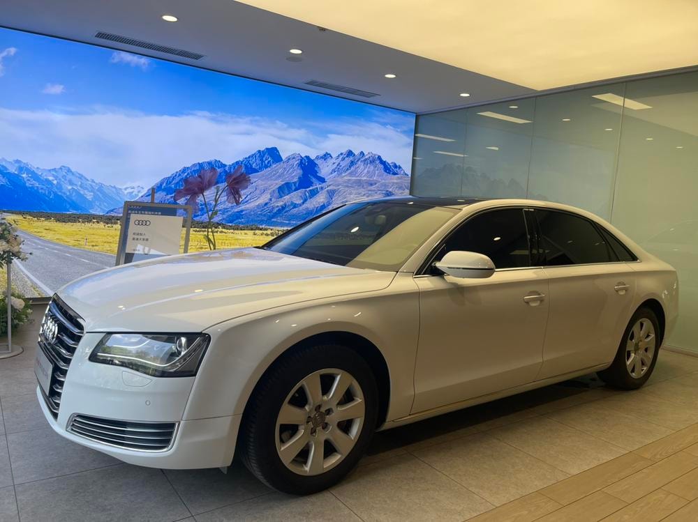 Audi A8 2013 — фото автомобиля
