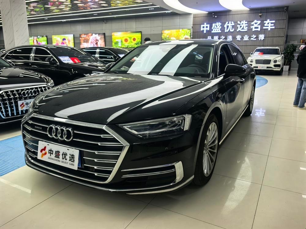 Audi A8 2019 — фото автомобиля