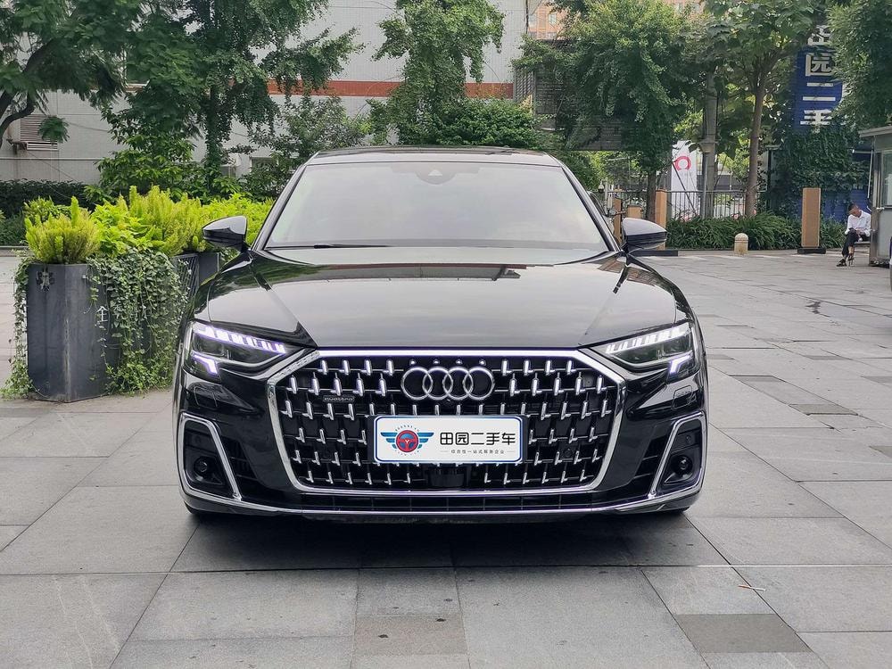 Audi A8 2023 — фото автомобиля 1