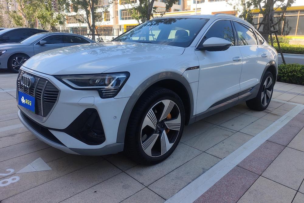 Audi e-tron Sportback (Import) 2021 — фото автомобиля
