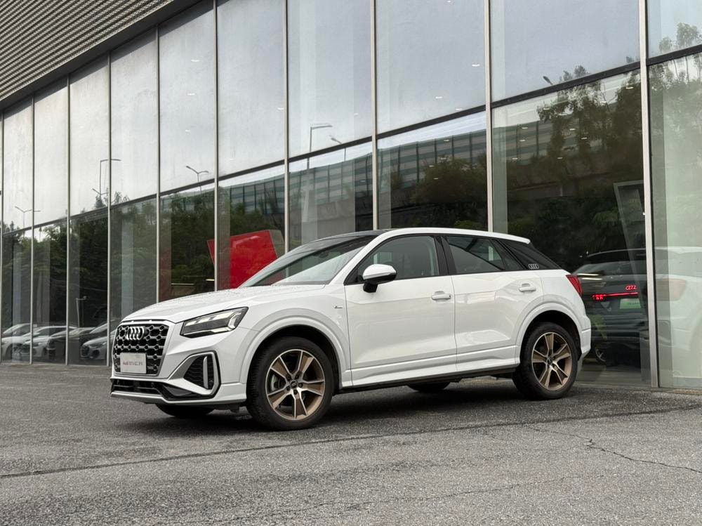 Audi Q2L 2024 — фото автомобиля 1